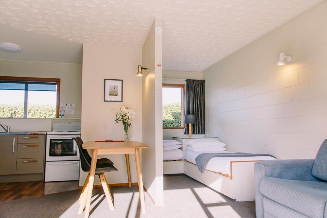 Flaxbourne Motels Ward Exterior photo