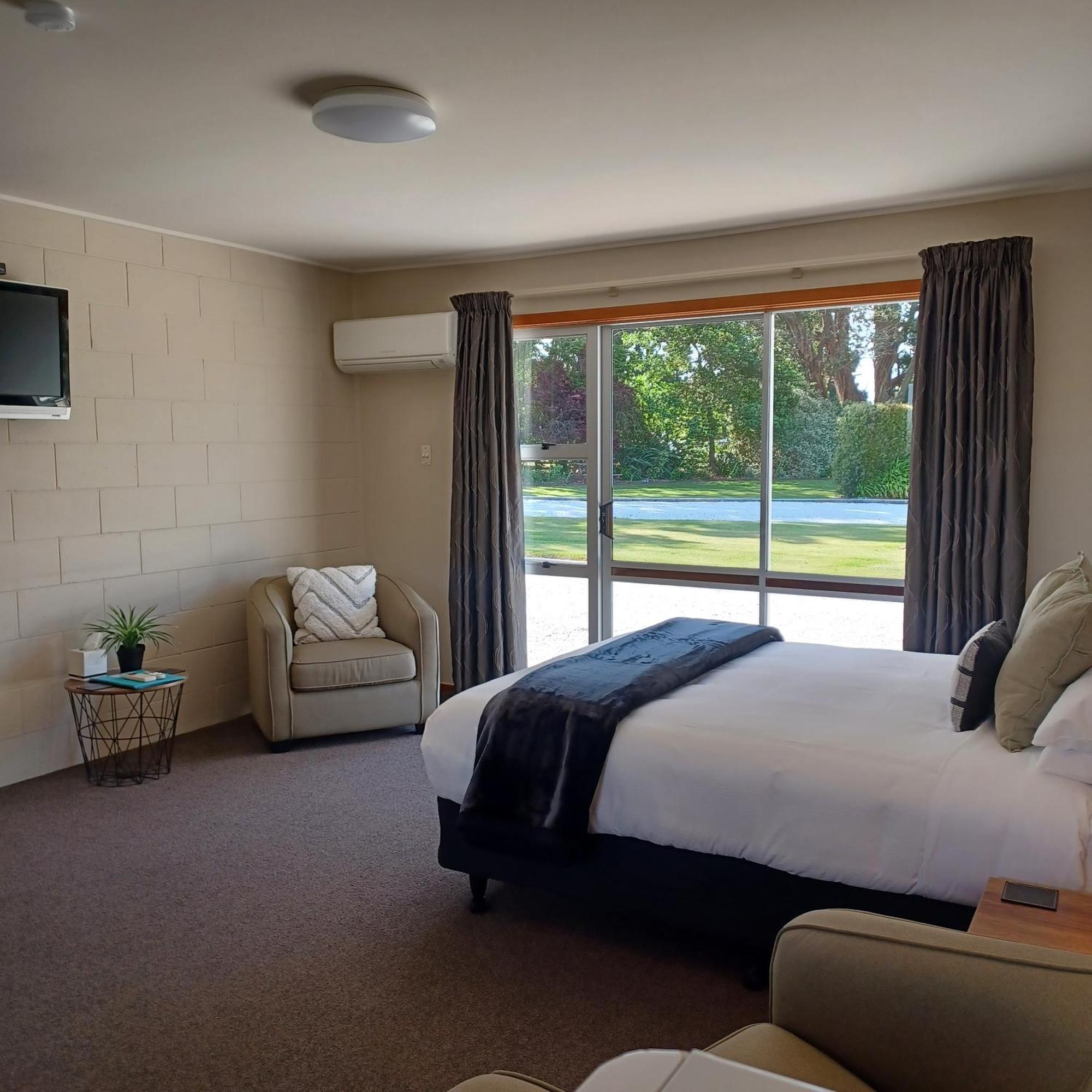 Flaxbourne Motels Ward Exterior photo